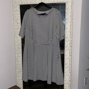 APT 9 black and white stripped dress